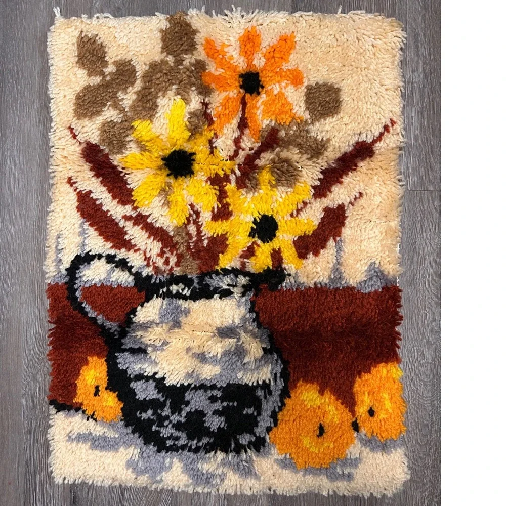 Vintage Vogart Crafts Hook-it Latch Hook Rug Flower Still Life 20x27 70s Boho